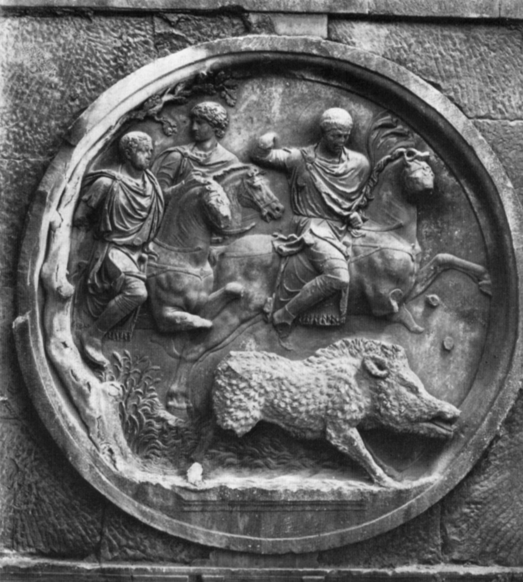 Relief mit der Darstellung Hadrians (reg. 117–135 n. Chr.) bei der Eberjagd