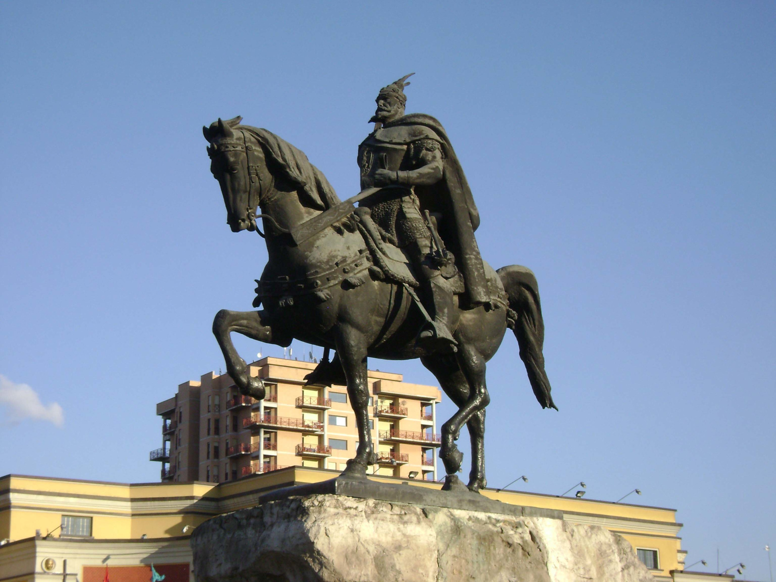 Reiterstandbild von Skanderbeg in Tirana