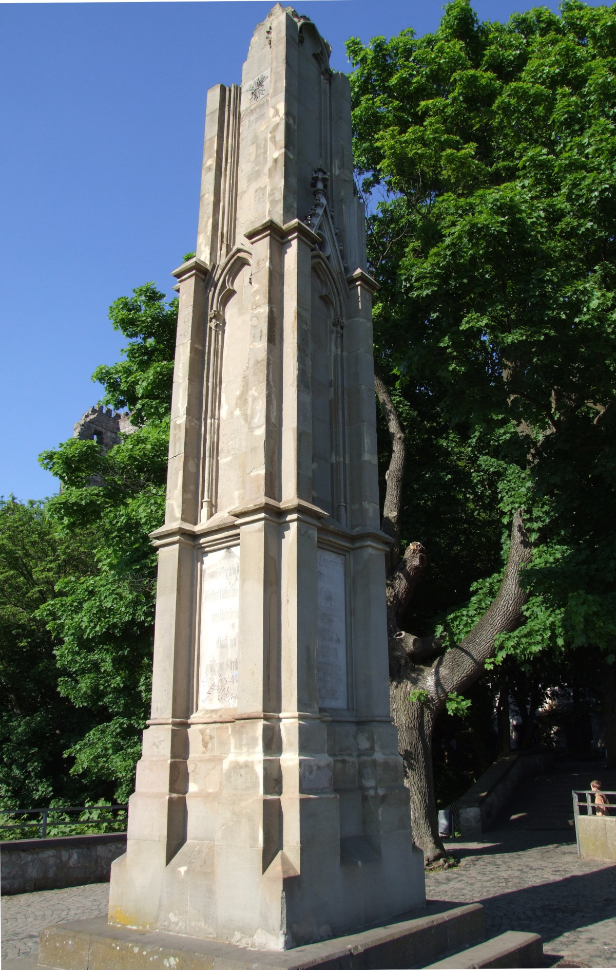 Ernst Friedrich Zwirner: Landsturmdenkmal auf dem Drachenfels am Rhein, 1857